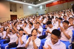 出色纷呈的节目获得了现场阵阵掌