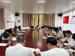 将食物平安办理取办事育人工做深度融合
